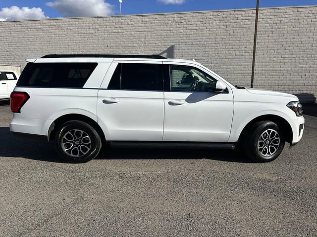 2024 Ford Expedition Max XLT photo 2