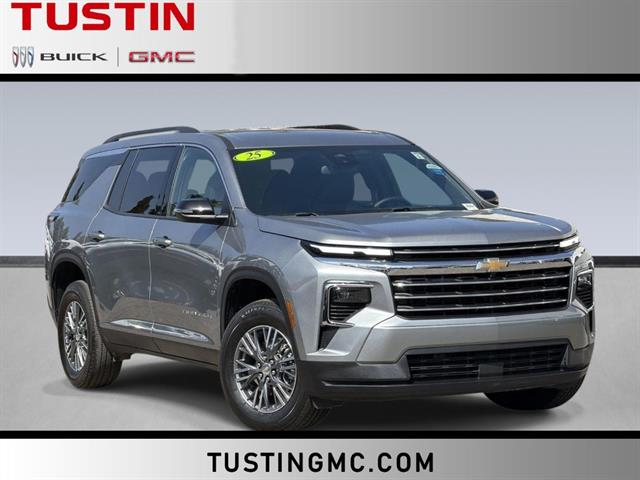 2025 Chevrolet Traverse AWD LT's photo