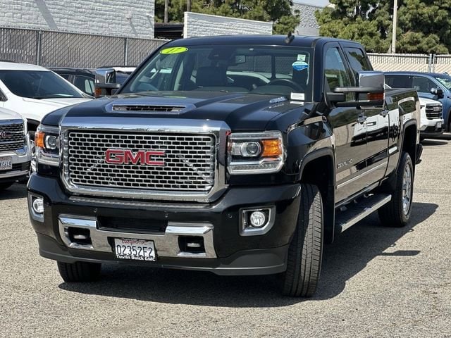 2017 GMC Sierra 2500HD Denali photo 3