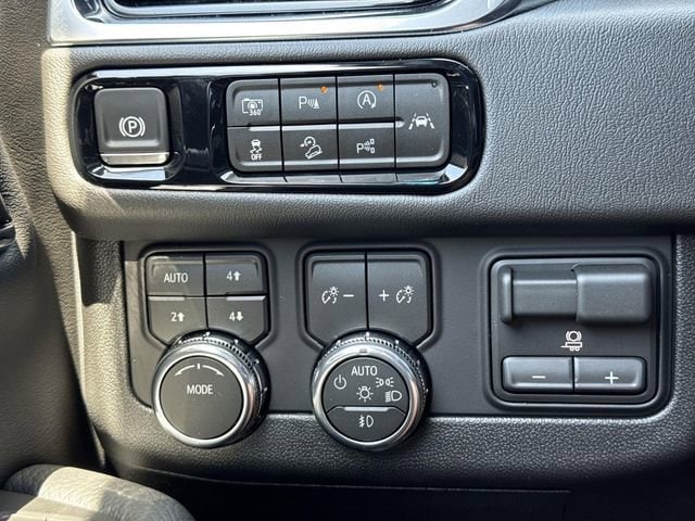 2026 GMC Yukon XL Denali - Photo 16