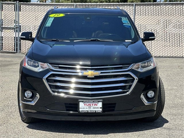 Used 2019 Chevrolet Traverse High Country with VIN 1GNEVJKW8KJ277773 for sale in Tustin, CA