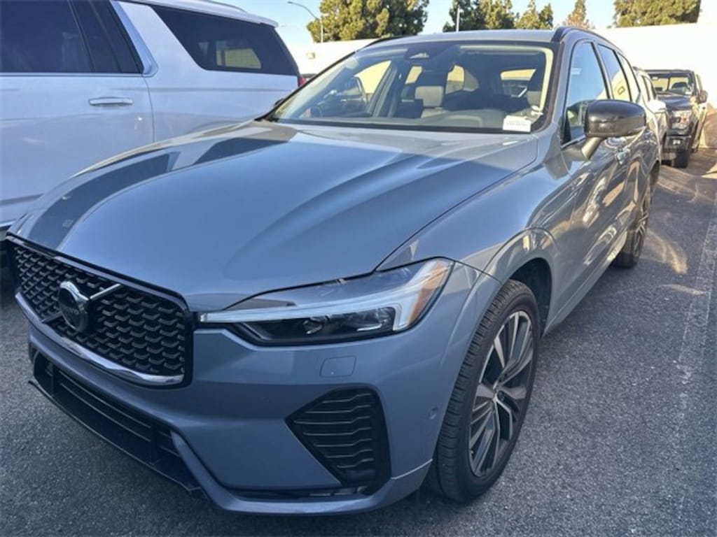 Used 2023 Volvo XC60 B5 AWD Plus Dark SUV