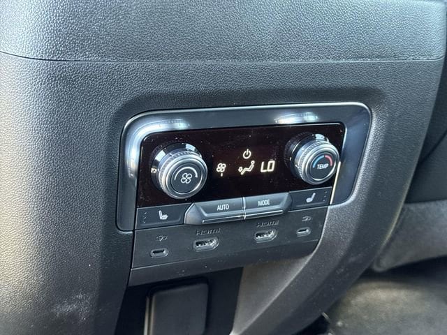 2026 GMC Yukon XL Denali - Photo 27