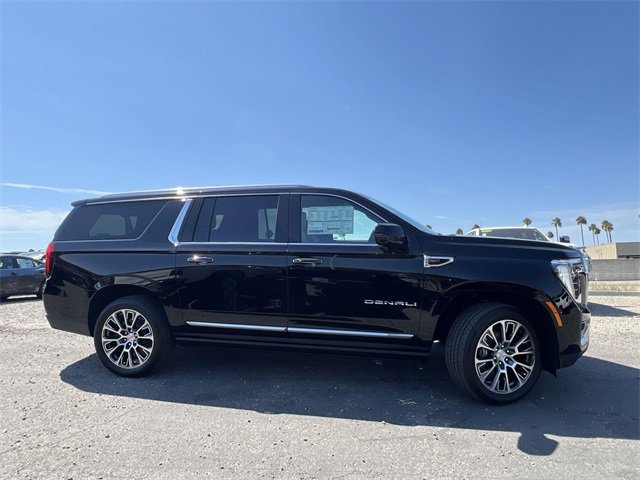 2025 Gmc Yukon XL Denali photo 2