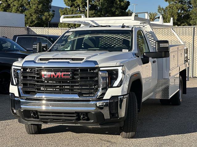 2026 GMC Sierra 3500 Chassis Cab Pro - Photo 6