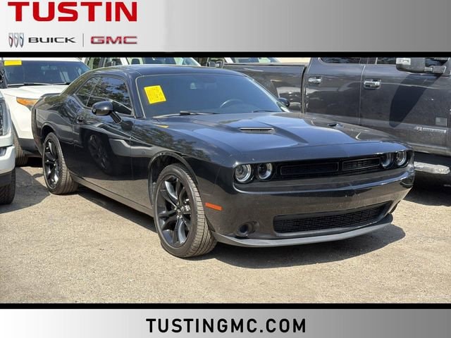 2019 Dodge Challenger SXT Auto's photo