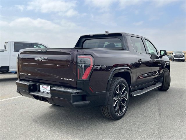 2025 Gmc Sierra EV Denali photo 3