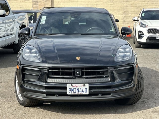 2024 Porsche Macan T photo 2