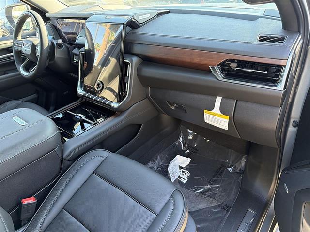 2026 GMC Yukon XL Denali - Photo 8