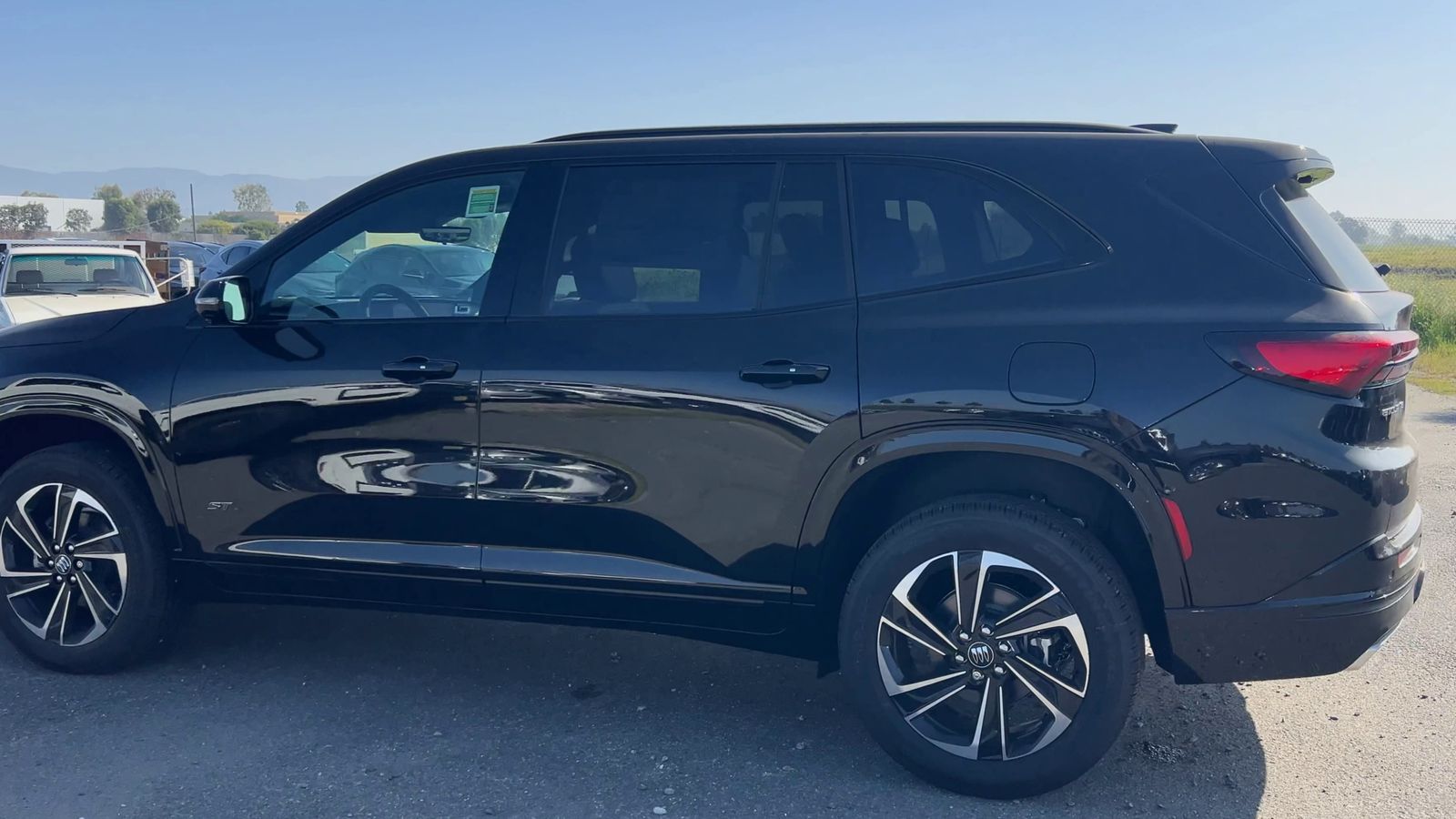 2026 Buick Enclave Sport Touring - Photo 9