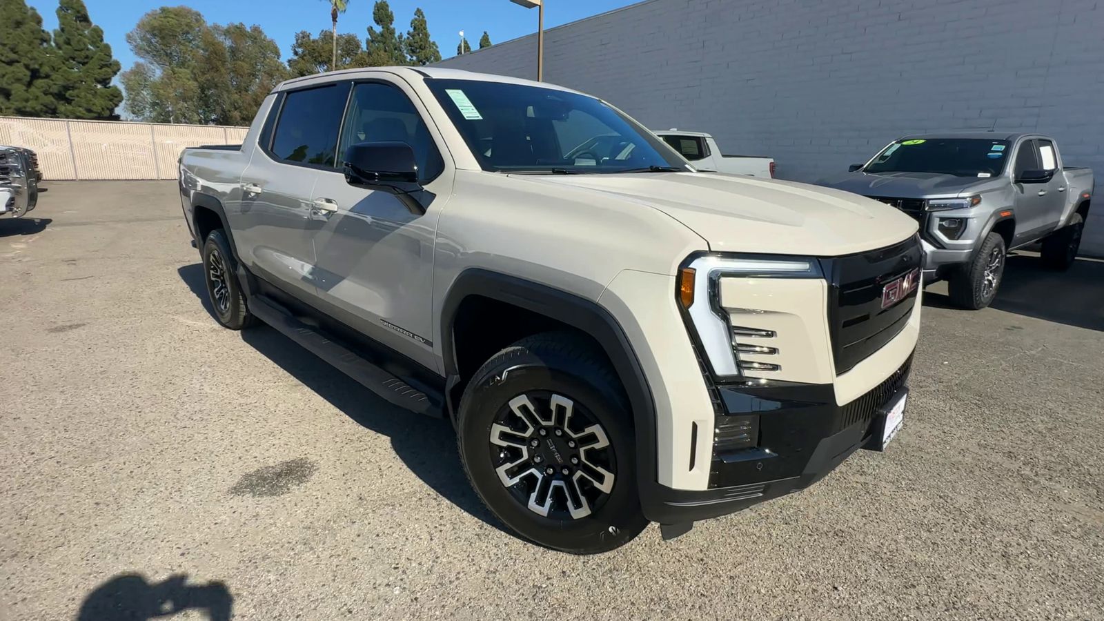 2026 GMC Sierra EV Elevation - Photo 31