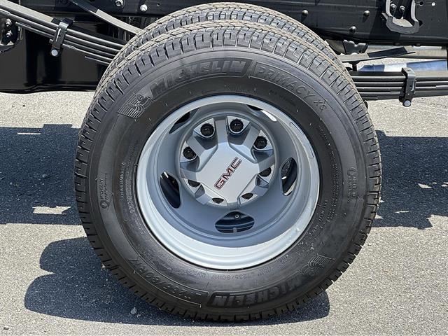 2026 GMC Sierra 3500 Chassis Cab Pro - Photo 25