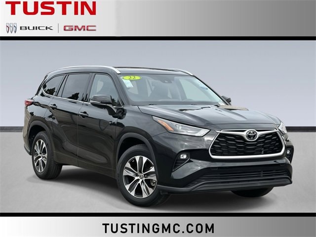 2022 Toyota Highlander XLE's photo
