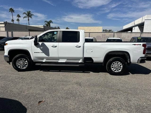 2025 Chevrolet Silverado 3500 HD LT photo 6