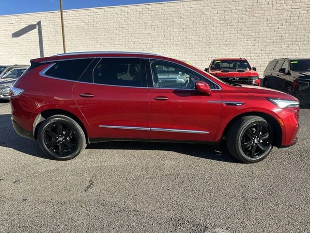 2024 Buick Enclave Essence photo 2