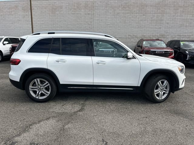 2023 Mercedes-Benz GLB 250 photo 2