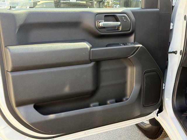 2026 GMC Sierra 3500 Chassis Cab Pro - Photo 17