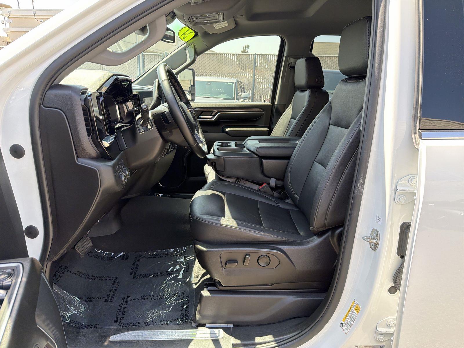 2024 Chevrolet Silverado 2500HD LTZ - Photo 18