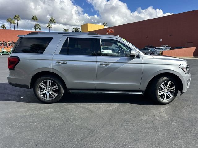 2022 Ford Expedition Limited photo 2