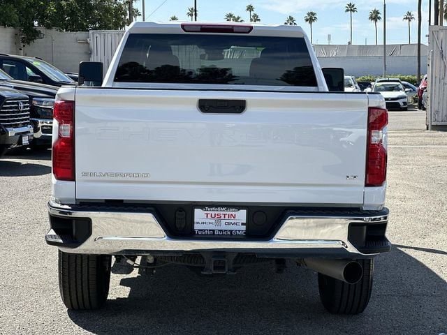 2025 Chevrolet Silverado 3500 HD LT photo 4