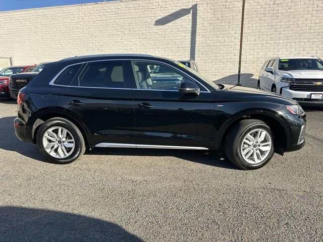 2023 Audi Q5 45 S line Premium photo 2