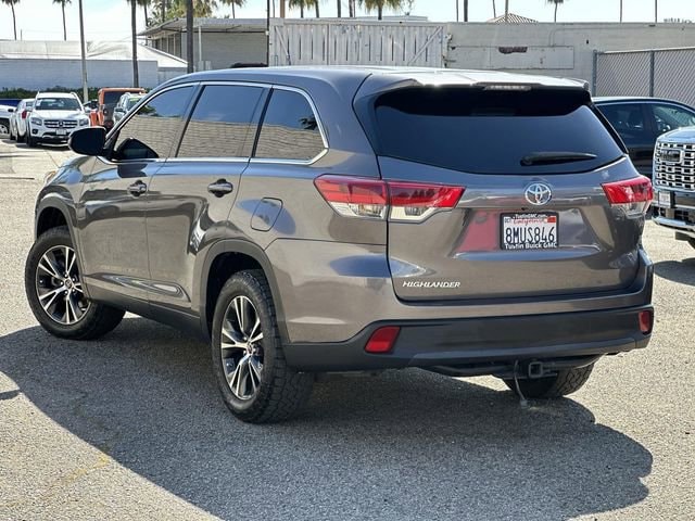 2019 Toyota Highlander LE I4 photo 5