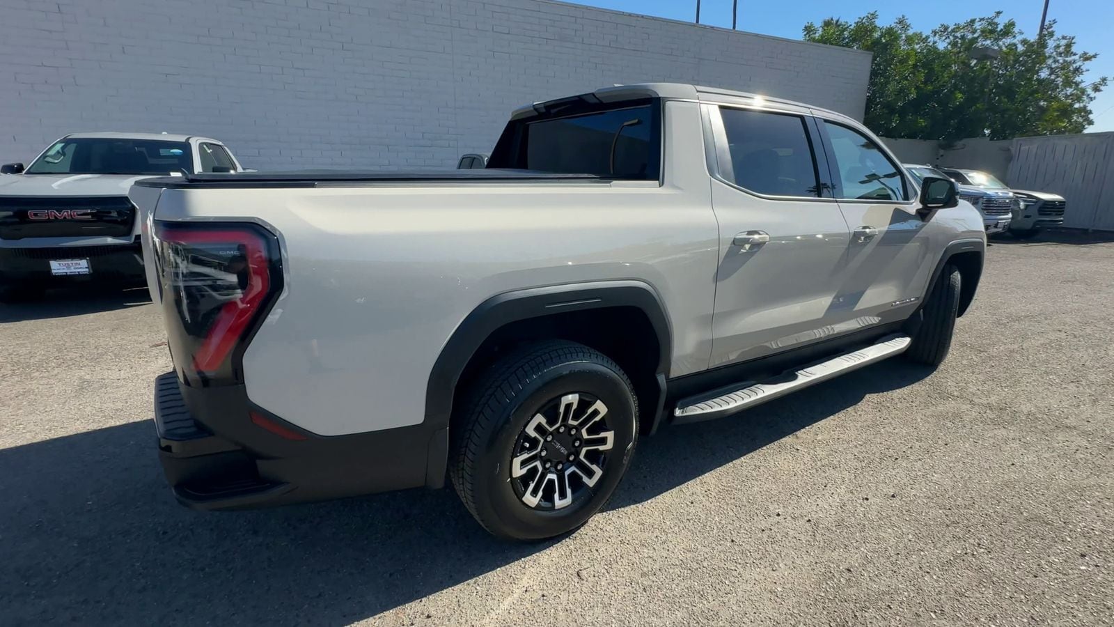 2026 GMC Sierra EV Elevation - Photo 37