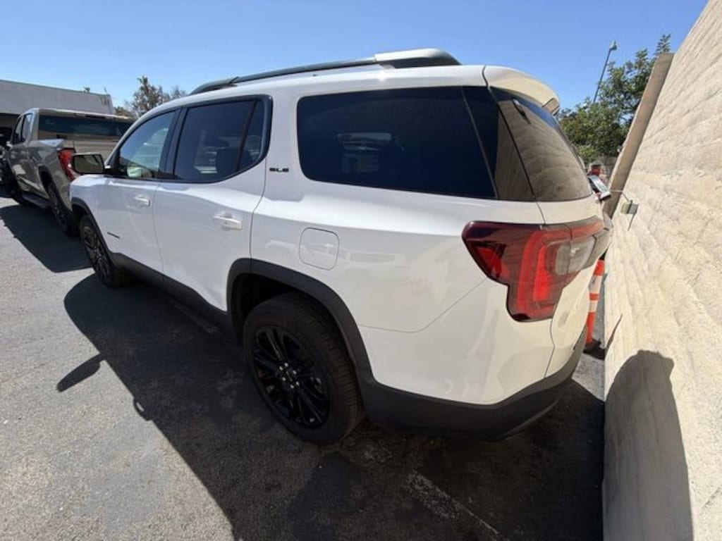 Used 2023 GMC Acadia SLE SUV
