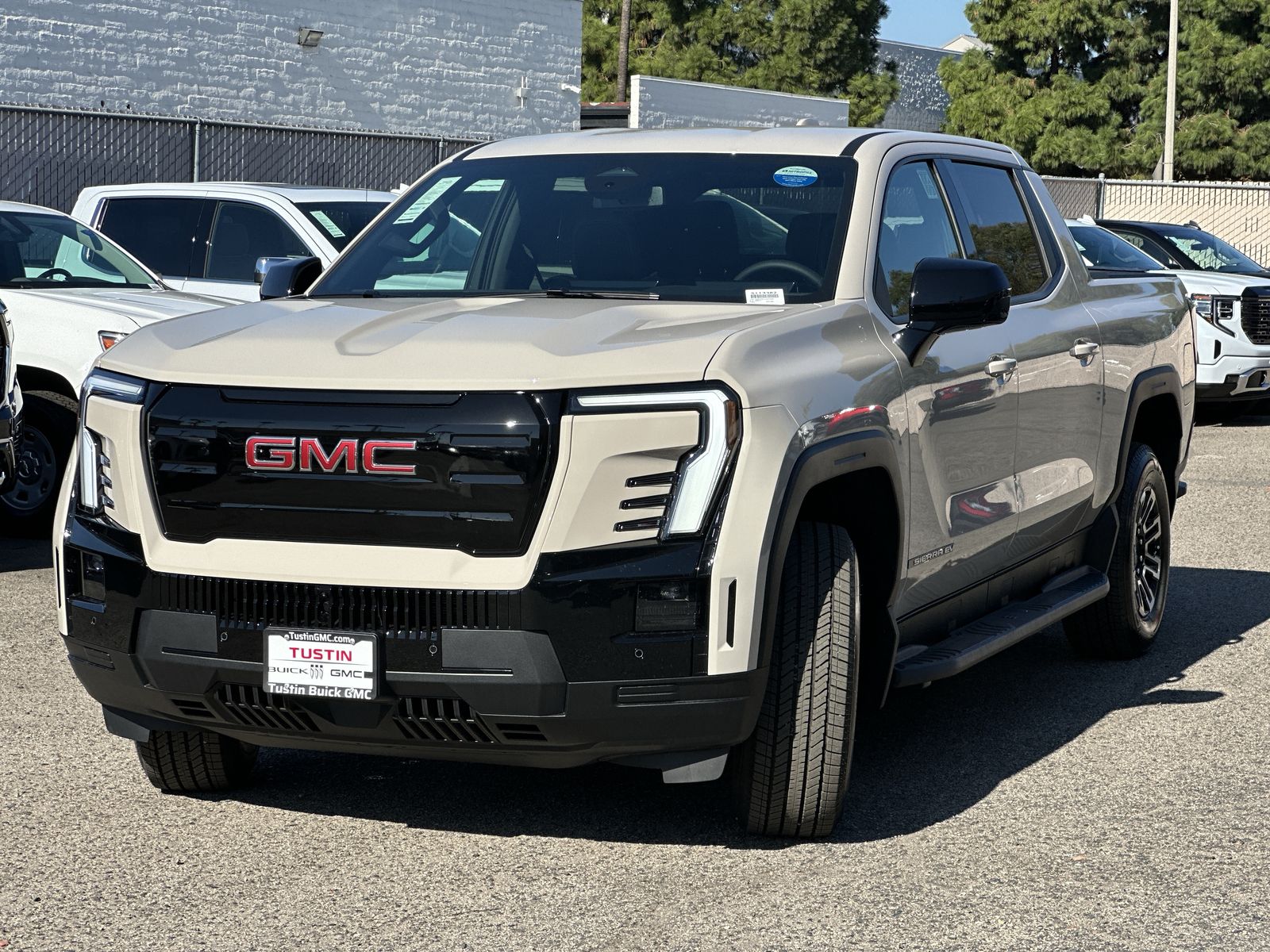 2026 GMC Sierra EV Elevation - Photo 43