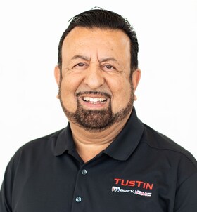 Staff member Jay Asefi from ID_b02ff7