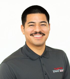 Staff member Gilberto Puon from ID_b62500