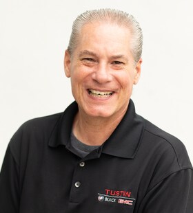 Staff member Dean Mader from ID_558de2