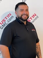 Staff member Erick Cruz from ID_640d1f15dc07