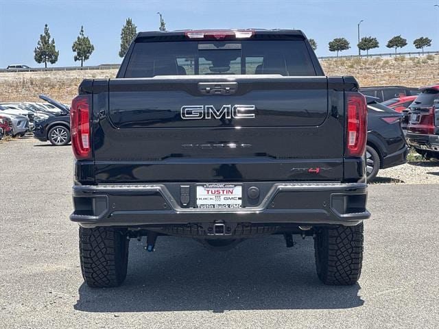 2026 GMC Sierra 1500 AT4X - Photo 4