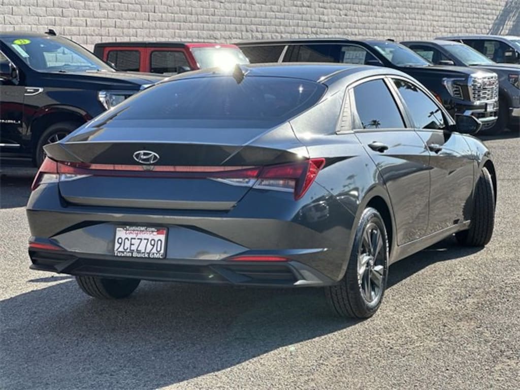 Used 2022 Hyundai Elantra SEL Sedan