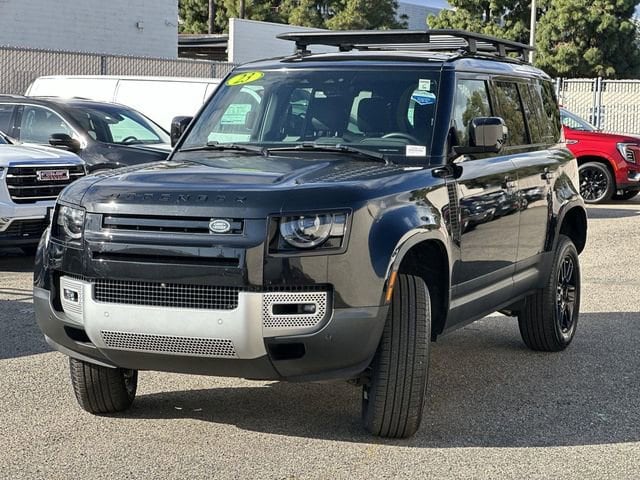 2023 Land Rover Defender 110 S photo 3