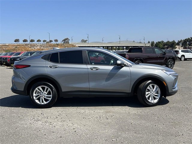 2025 Buick Envista Preferred photo 2