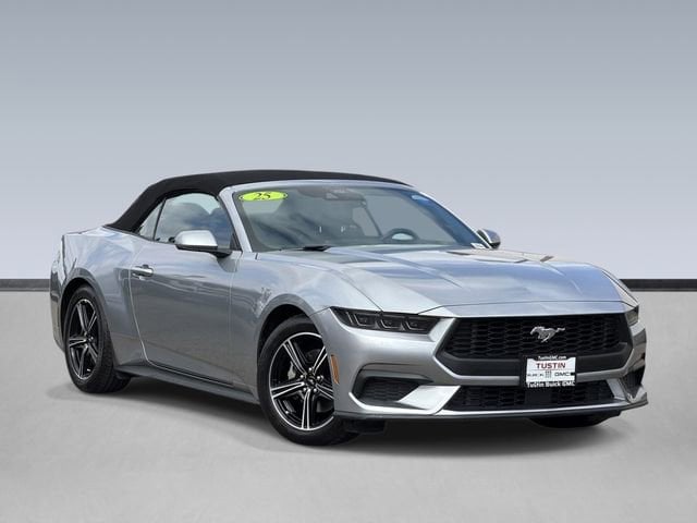2025 Ford Mustang EcoBoost Convertible's photo