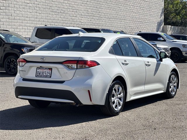 2021 Toyota Corolla LE photo 4