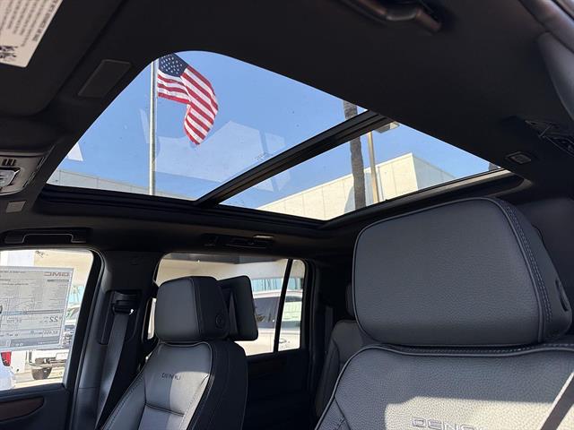 2026 GMC Yukon XL Denali - Photo 16