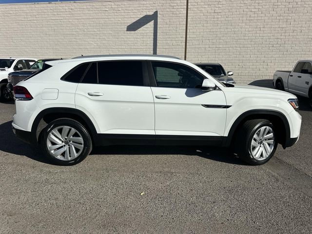 2021 Volkswagen Atlas Cross Sport 2.0T SE w/Technology photo 2