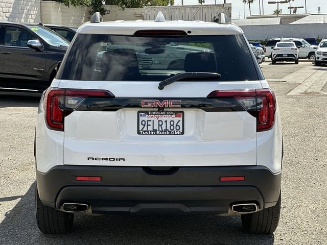 2023 GMC Acadia SLE photo 4