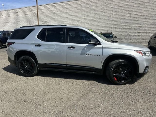 2019 Chevrolet Traverse Premier photo 2