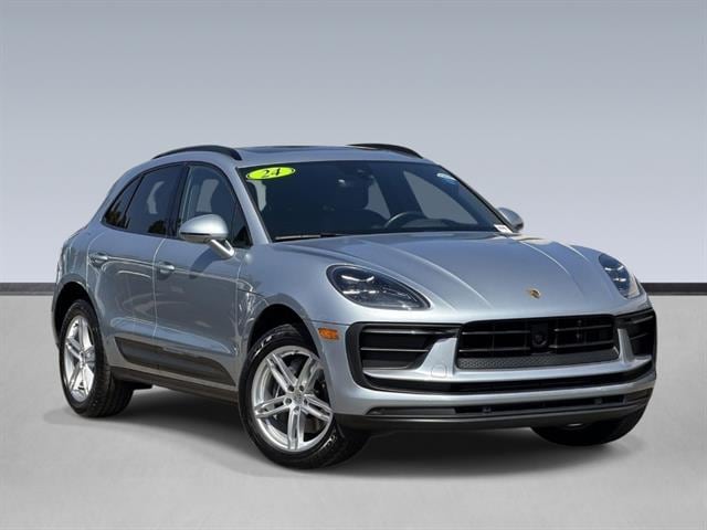 2024 Porsche Macan -'s photo