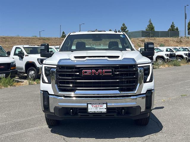 2026 GMC Sierra 3500 Chassis Cab Pro - Photo 8