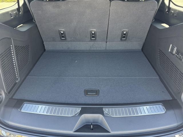 2026 GMC Yukon XL Denali - Photo 28