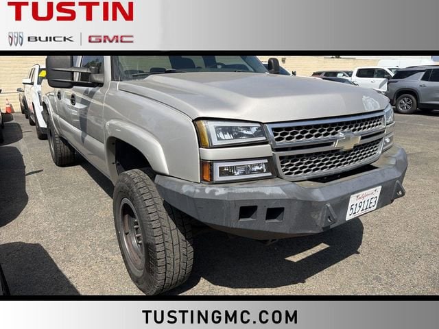 2005 Chevrolet Silverado HD LT 4WD Crew Cab SWB's photo