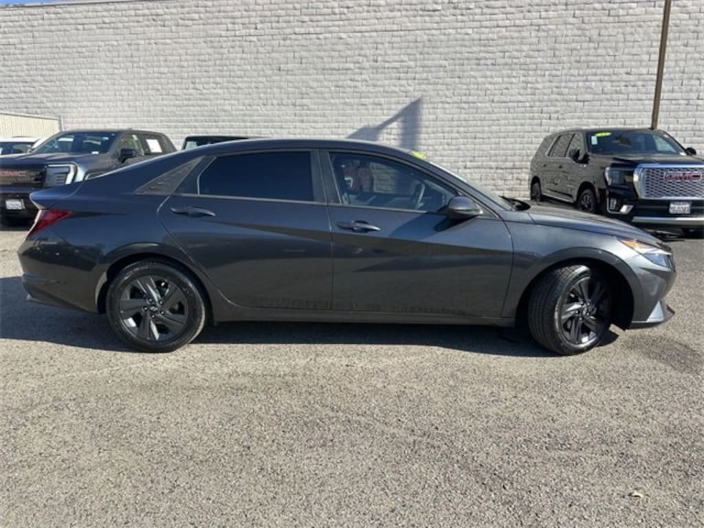 Used 2022 Hyundai Elantra SEL Sedan