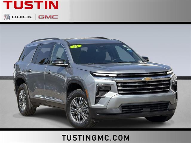 2025 Chevrolet Traverse AWD LT's photo