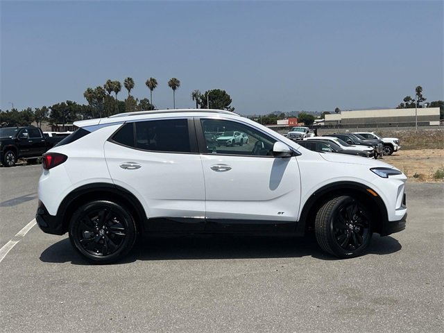 2026 Buick Encore GX Sport Touring photo 2